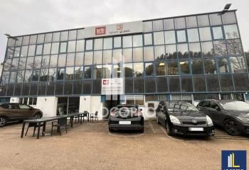 Location entrepôt Contes - Proche autoroutes et terrain de 13 000 m²