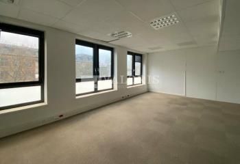 Location bureaux Lyon 3 - Proche métro ligne D et bus C11
