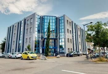 Location bureaux Lyon 7 - Proche métro B et grands axes routiers