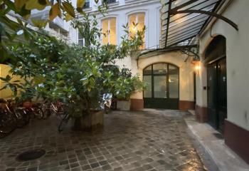 Location de bureaux à Paris 10, proche République, métro et bus
