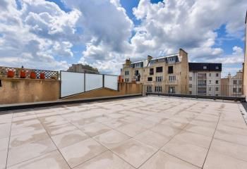 Location de bureaux à Paris 17, proche métro Wagram, immeuble indépendant rénové