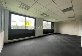 Location bureaux Chassieu - Proche aéroport Lyon-Bron et autoroutes A42 et A43