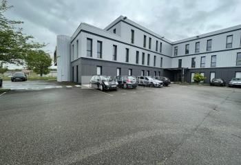 Location bureaux Pusignan - Proche bus ligne 47