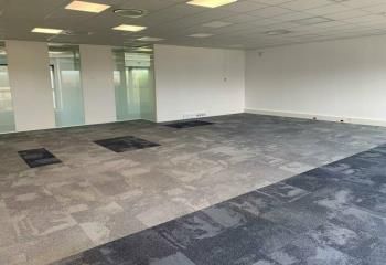 Location bureaux Saint-Priest - Proche Tramway T2, Métro D, Bus 53 et 296