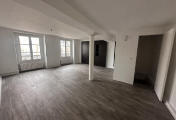 Location bureaux Paris 1, proche métro Châtelet, immeuble ancien