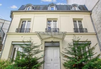 Location bureaux Paris 18 - Proche métro et jardin privatif