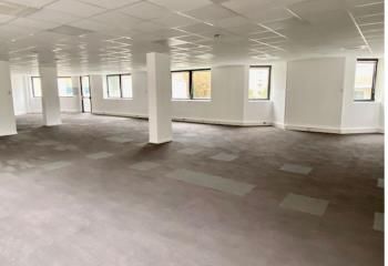 Location bureaux Boulogne-Billancourt, proche métro Marcel-Sembat, immeuble moderne PMR