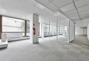 Vente bureaux Saint-Cloud, accès jardin et parking inclus