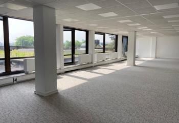 Location bureaux Saint-Cloud, proche A13, avec conciergerie et salle de sport