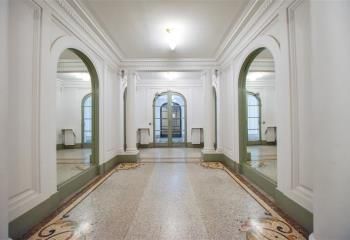 Location bureaux Paris 9, proche M° Liège et Gare Saint-Lazare