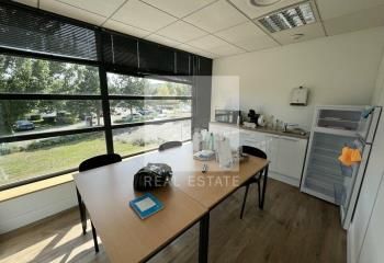 Location bureaux Saint-Priest - Proche A43, bus 93 et tram T2