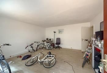 Location bureau Paris 2, entre Métros Bourse et Sentier, immeuble en pierre