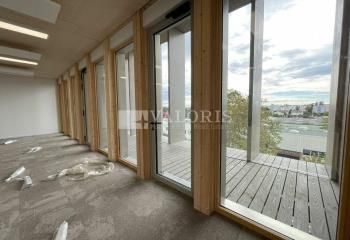 Location bureaux Vaulx-en-Velin - Proche transports et axes routiers