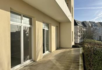 Location bureaux Caen - Proche arrêts de bus et Lycée Sainte-Ursule