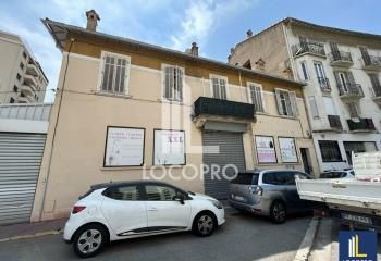 Location local commercial Cannes centre-ville - Proche stationnement