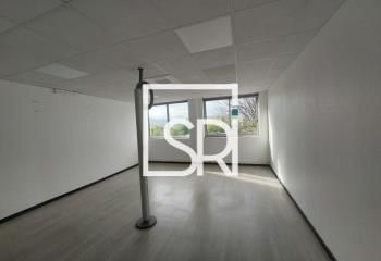 Vente bureaux Cournon-d'Auvergne - Proche A75, gare SNCF et bus