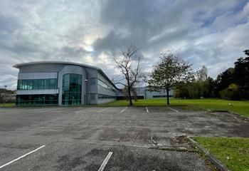 Location local d'activité Saint-Priest - Proche Lyon