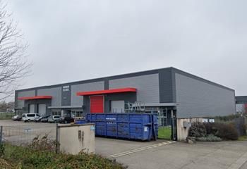 Local d'activité à louer Dagneux - Accès plain-pied et bureaux