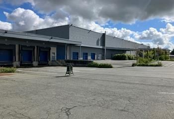 Local d'activité à louer Miribel - 12 quais et 11 accès plain-pied