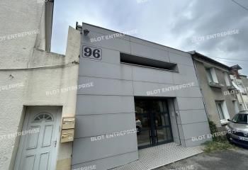 Vente bureaux Nantes - Proche commerces et bus