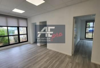 Location bureaux Saint-Nazaire - Proche bus Ycéo et zone commerciale