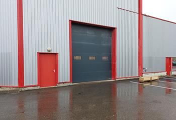 Local d'activité à louer Dagneux - Accès plain-pied et hauteur 9m