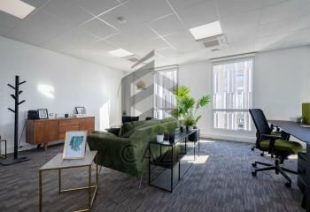 Location bureaux neufs Bruges - Proche rocade et transports en commun