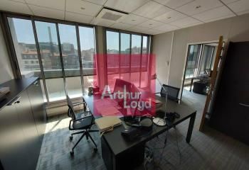 Bureaux à louer Clermont-Ferrand centre, Place de Jaude, proche transports