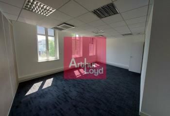 Location bureaux Clermont-Ferrand centre, Place de Jaude, Tram et Bus