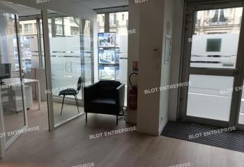 Location bureaux Nantes - Proximité bus et vitrine