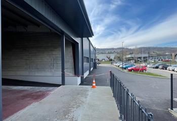 Local commercial à louer Bourgoin-Jallieu - Zone commerciale