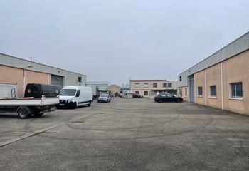 Local d'activité à louer Meyzieu - Proche aéroport Lyon-Saint-Exupéry