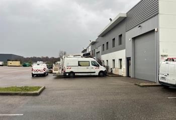 Local d'activité à louer Saint-Priest - Proche de nombreux parkings