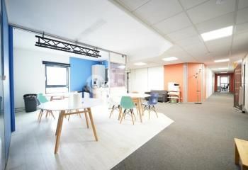 Location bureaux Villeurbanne - Proche transports et commodités