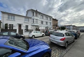 Location bureaux Lyon 8 - Proche bus et tramway