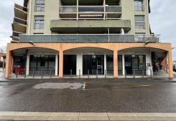 Local commercial à louer Décines-Charpieu - Accès facile et parking