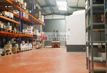 Local d'activité à louer Saint-Gilles - Proche A54 et RD572