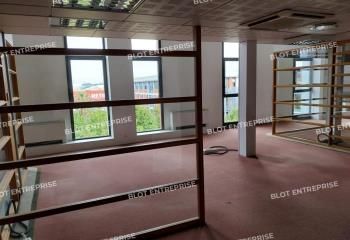 Vente bureaux Rennes - ZI Ouest, proche ligne de bus et accès 4 voies