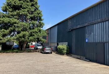 Local d'activité à louer Genas - Parkings et accès PL