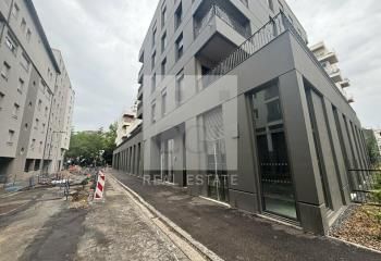 Local d'activité à louer Villeurbanne - Proximité périphérique Laurent Bonnevay