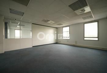 Location bureaux Bron - Proche Avenue Général de Gaulle et bus 52