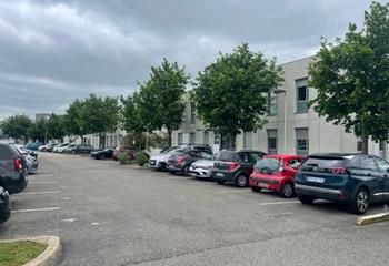 Location bureaux Limas - Parc d'activités avec parking