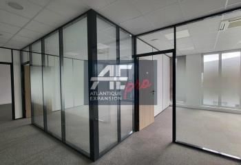 Location bureaux Saint-Nazaire - Entrée de ville, proche parking