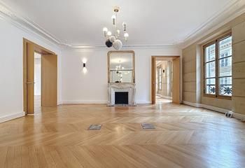 Location bureaux Paris 1 - Proximité Place Vendôme, ascenseur et gardien