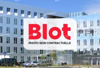 Location bureaux Plescop - Proximité lignes de bus et accès 4 voies