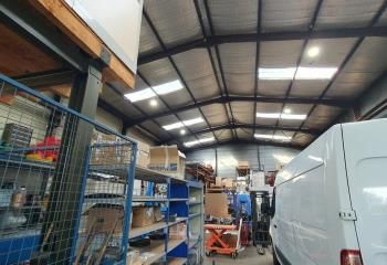 Local d'activité à louer Domène - Grande hauteur et équipements