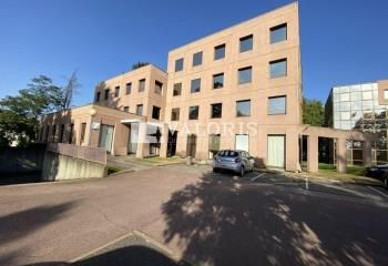 Location bureaux Écully - Proche centre ville de Lyon, M6 et transports