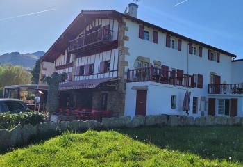 Hôtel-bar-restaurant à vendre Sare - Pieds de la Rhune