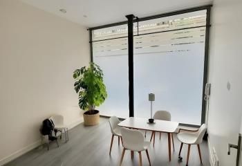 Location bureaux Paris 8 - Proche Métro et Gare Saint-Lazare