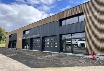 Local d'activité à louer Saint-Gilles - Proximité lignes de bus et accès 4 voies